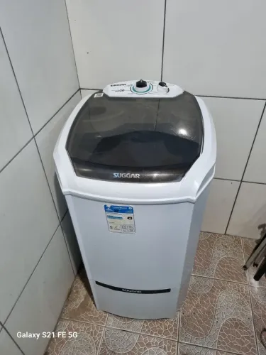 Vendo tanquinho.20 quilos semi novo funcionando perfeitamente 110vts