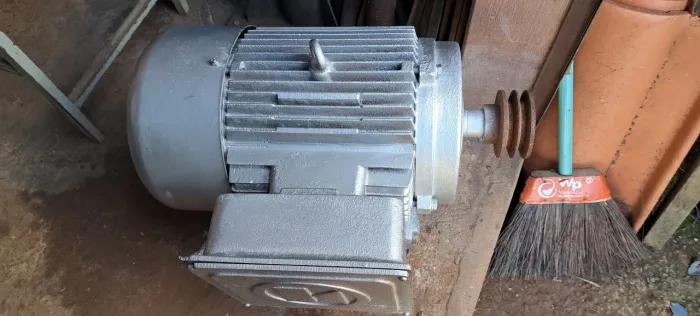 Motor elétrico 