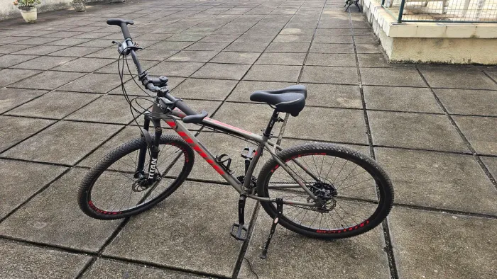 Bicicleta Lotus aro 29 com amortecedor Titan - Ótimo estado