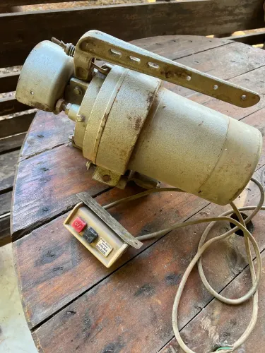 Motor para Máquina de Costura Industrial FETSEW II 1/2 HP 220V