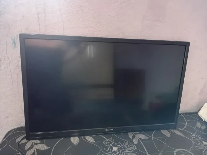 TV LED Buster 32' Polegadas usada funcionando perfeitamente 