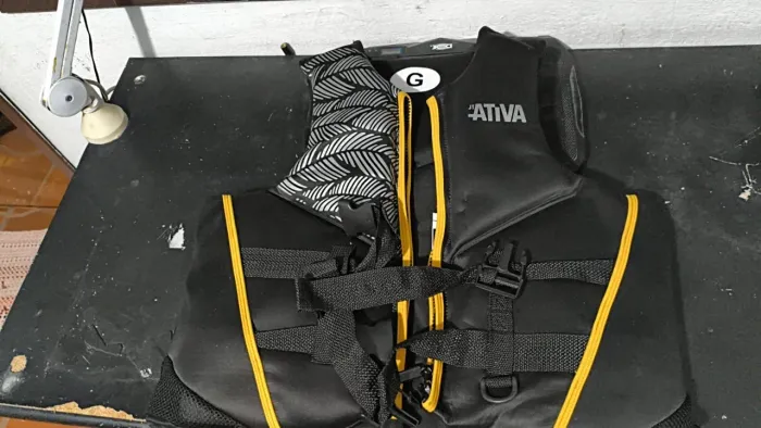 Colete salva vidas ATIVA -  tamanho G 55 até 110 kilos 