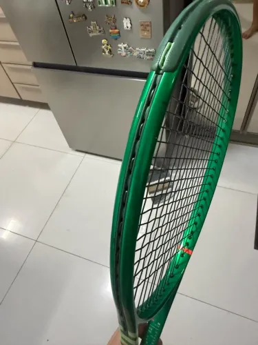 Raquete Wilson Blade v10 98 16x19 usada