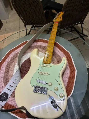 Guitarra Tagima T530 + LINE 6 Pod Hd500x + Case Profissional