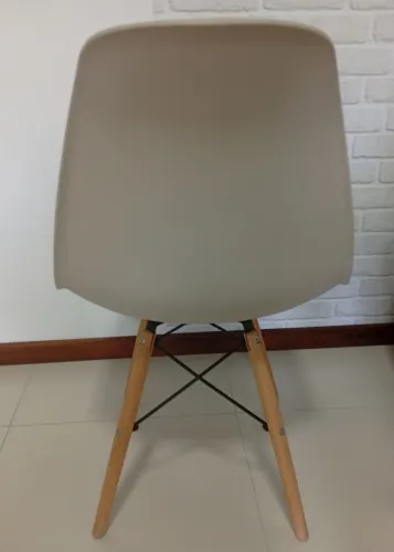 Vendo jogo de cadeiras Eiffel seminovas