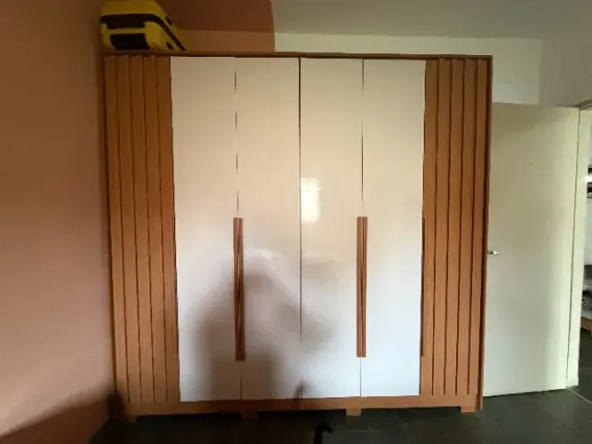 Armário de Casal 6 Portas Ripado - Off-White Cinamomo Modelo Deville