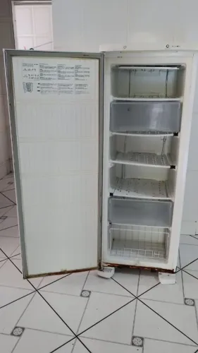 Freezer Eletrolux para pôr gás e consertar