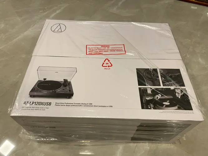 Toca disco Audio Technica ATLP120 USB preto novo lacrado