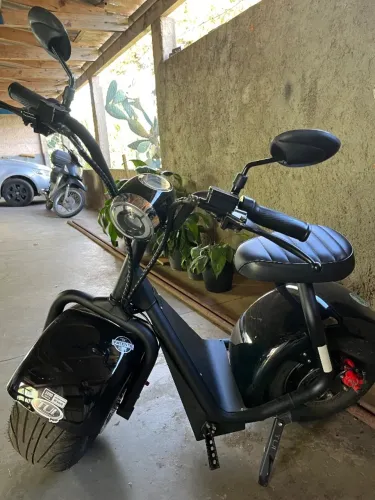 Moto elétrica tui-pop