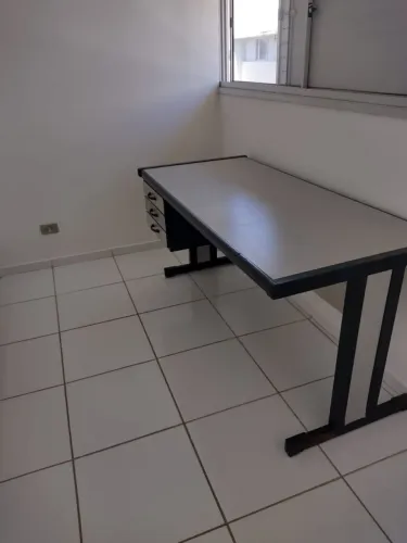 mesa de escritório (sem gaveteiro)