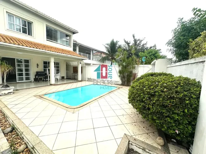 Recreio dos Bandeirantes | Casa de Condomínio 4 quartos, sendo 4 suites