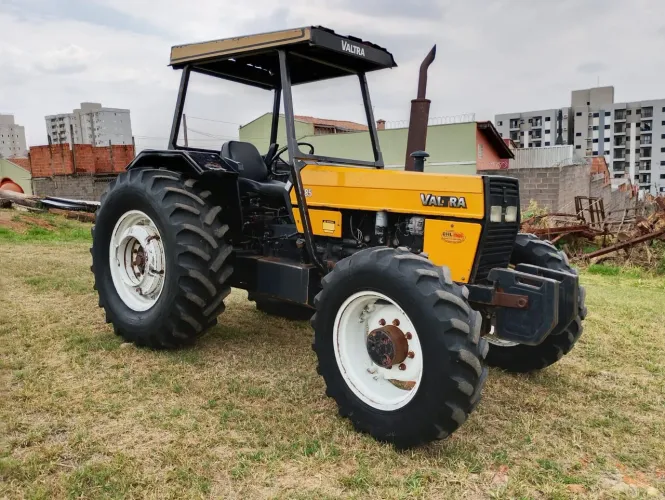 Trator Valtra 785 , 4x4