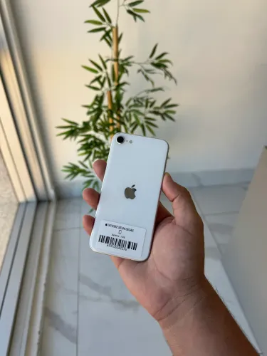iPhone SE geração 2 64 gigas sem biometria