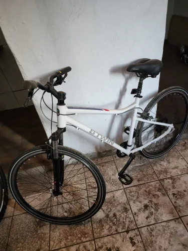 Bicicleta feminina riverside 520
