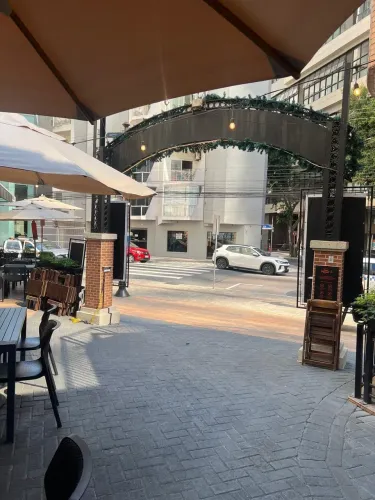 Sala Comercial Térrea de Frente para Avenida Brasil Aluguel Anual Balneário Camboriú