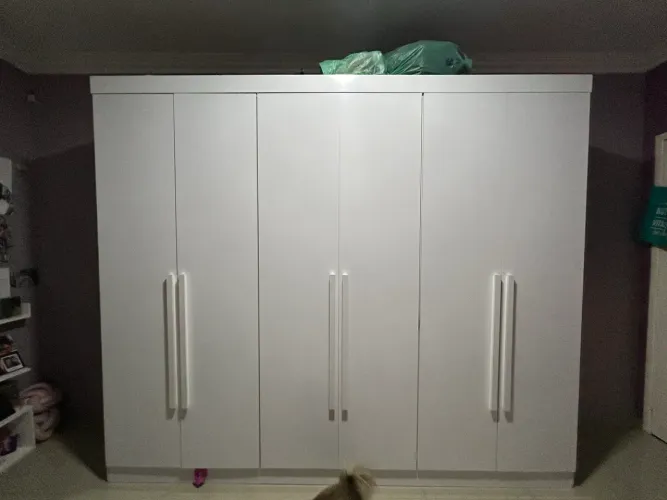Vendo guarda roupa novo usado 4 meses
