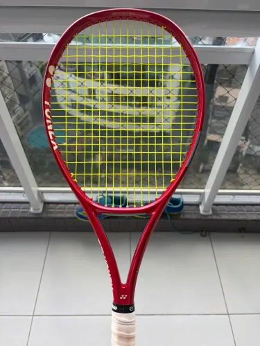 Raquete Yonex Vcore 2026