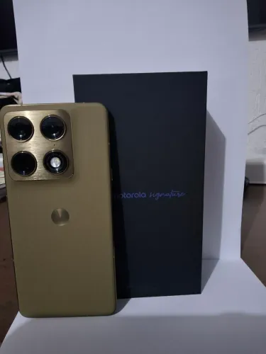Motorola Signature 512GB garantia até agosto de 2027
