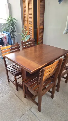 Mesa de Madeira Maçica com 4 cadeiras