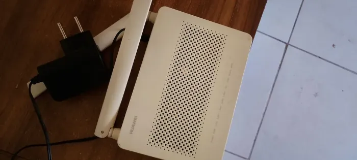 Modem roteador com wifi Huawei HS8546V5 branco