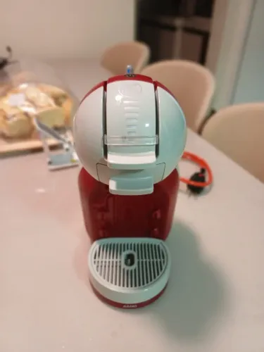 Cafeteira Dolce Gusto 110 c/ TRANSFORMADOR Mini Me Automatica Vermelha