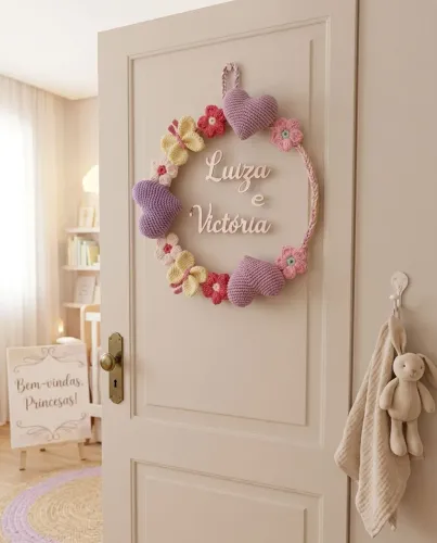 Porta-maternidade Luxo em Crochê- Nome em Acrílico personalizado