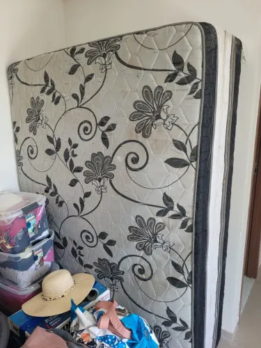 Cama de casal ótimo estado.