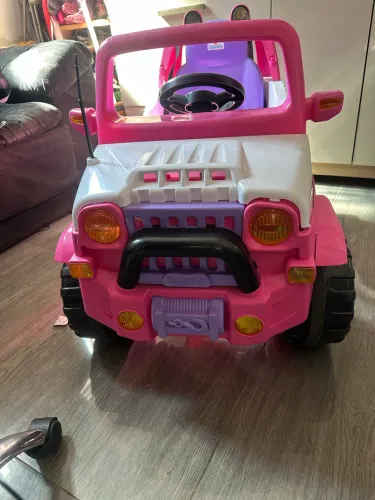 Veículo a Pedais Calesita Quadriciclo Infantil Rosa Desmontável Freio Segurança