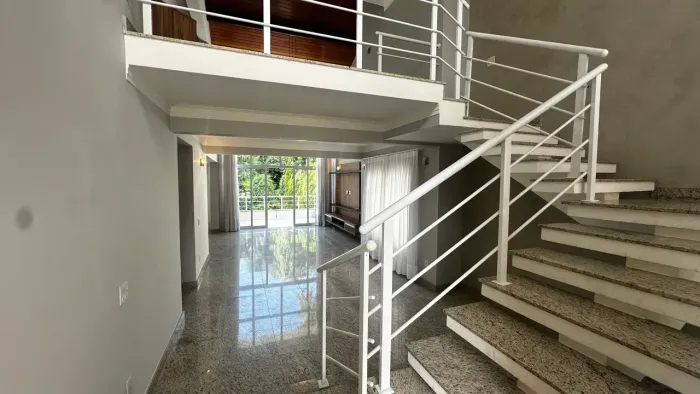 Imóvel para aluguel tem 451 metros quadrados com 3 quartos em Portal do Paraíso II - Jundi