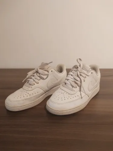 Baixou: Tênis Nike Court Vision branco, pouco usado, muito barato