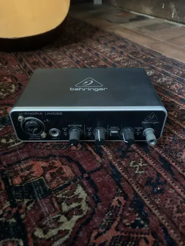 Placa de Som Behringer UMC 202