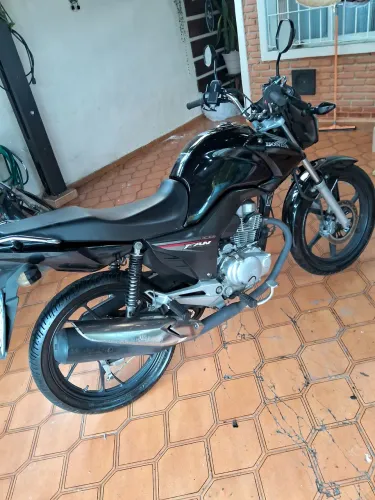 Moto Honda Fan 150 vc. Em ótimo estado licenciada até 2027 tudo funcionando bem concervada