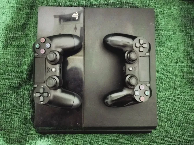 PLAYSTATION 4 (DESBLOQUEADO)