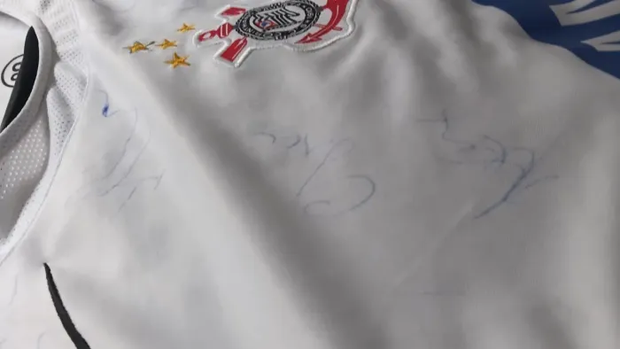 Camisa autografada do Corinthians de 2005 original