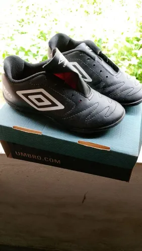 Chuteira umbro