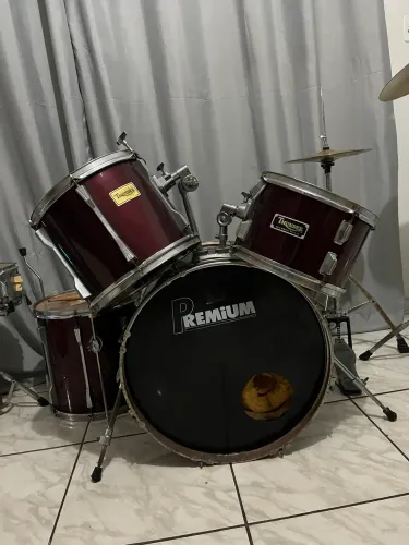 BATERIA ACÚSTICA - R$750,00