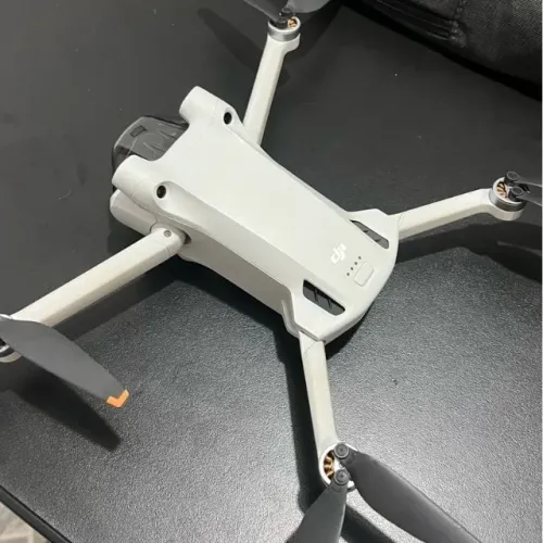 Drone DJI Mini 3 4K + Controle DJI RC