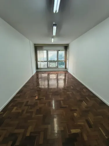 Sala Comercial para alugar com 40 metros quadrados em Copacabana - Rio de Janeiro - RJ