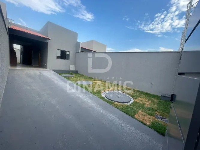 Casa nova à venda no Setor dos Bandeirantes Goiânia.