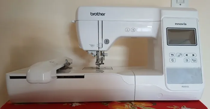 Máquina de bordar brother excelente seminova.