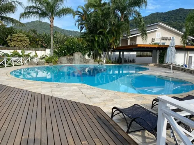 Casa em Condominio Fechado a Venda em Maresias a 100 Metros da Praia