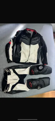 Vendo macacão Alpinestars 2 peças tamanho 56