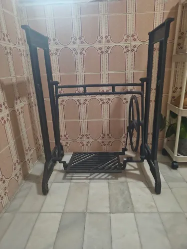 Pé de máquina (Ferro)
