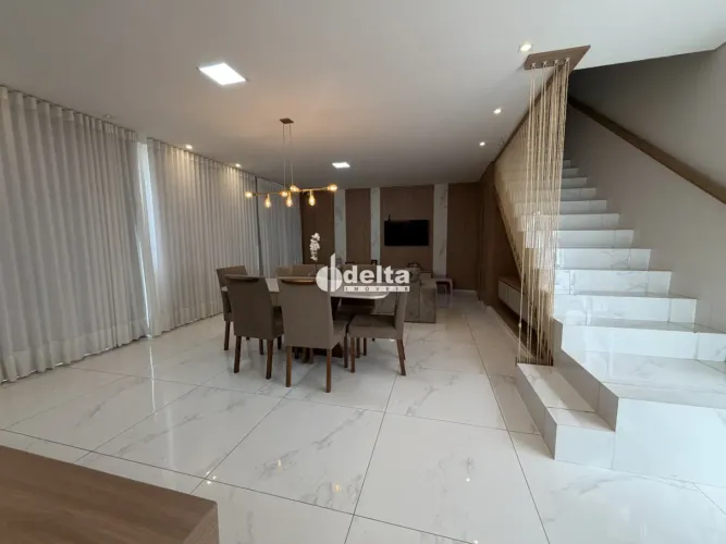 Casa mobiliada disponível para locação no bairro Presidente Roosevelt Uberlândia-MG