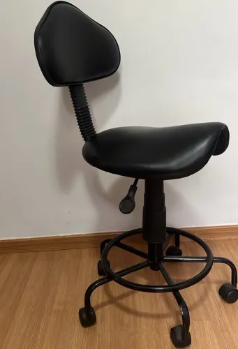 Cadeira ergonômica com regulagem