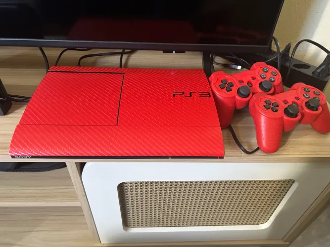 PS3 Super Slim + dois controles + Personalizado