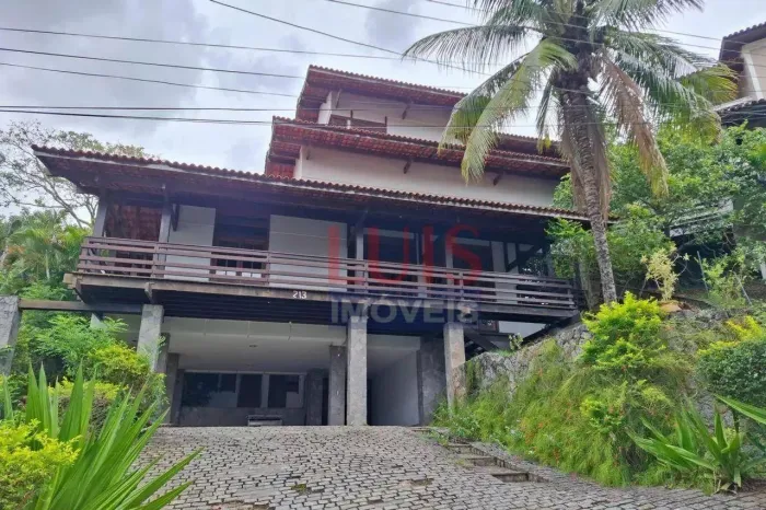 Casa com 4 dormitórios para alugar, 400 m² por R$ 8.900,01/mês - Itaipu - Niterói/RJ