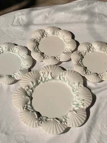 Conjunto com 4 Pratos Florais Decorativos em Cerâmica - 23 cm