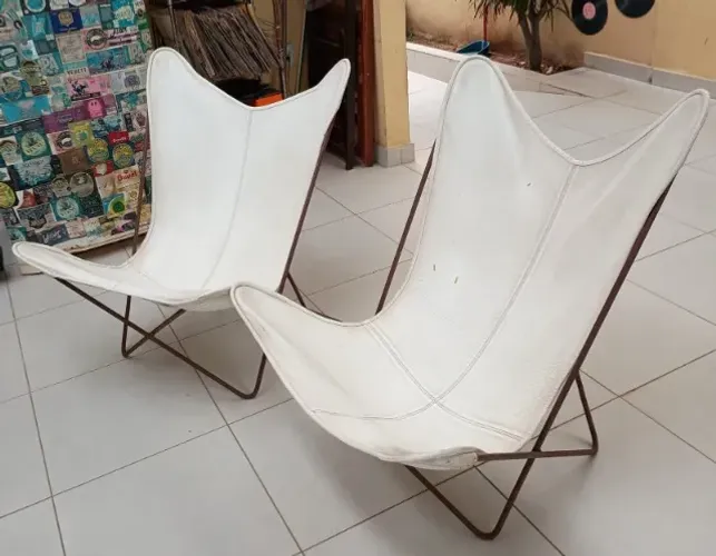 Poltrona em couro estrutura ferro