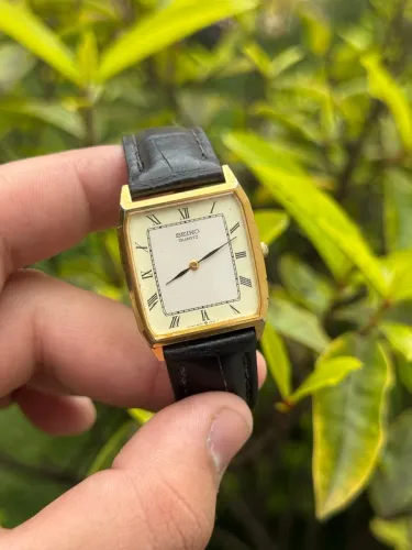 Relógio Seiko Tank Quartz (está parado, precisa de revisão)